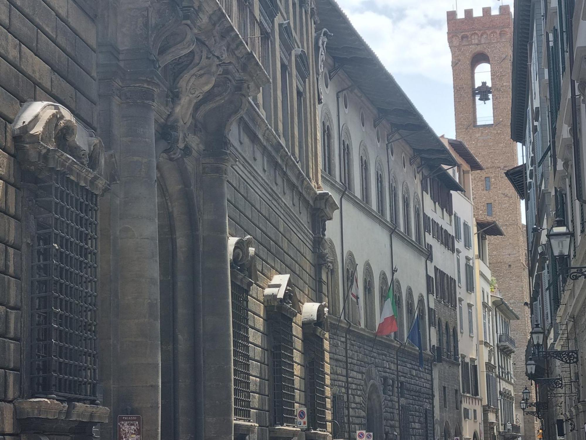 La Sede Dell'Arte Monolocale Studio E Camere In Torre Medievale Vicino A Duomo E Piazza Signoria Florence Exterior photo