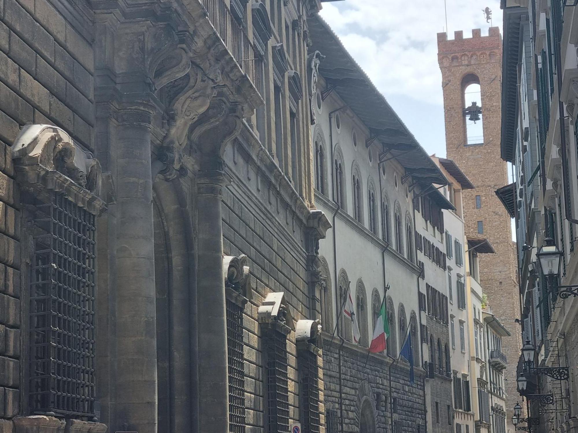 La Sede Dell'Arte Monolocale Studio E Camere In Torre Medievale Vicino A Duomo E Piazza Signoria Florence Exterior photo
